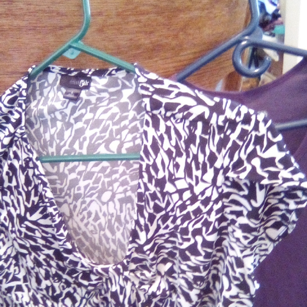 East 5th Black and White Graphic Wrap Cap Sleeve Top